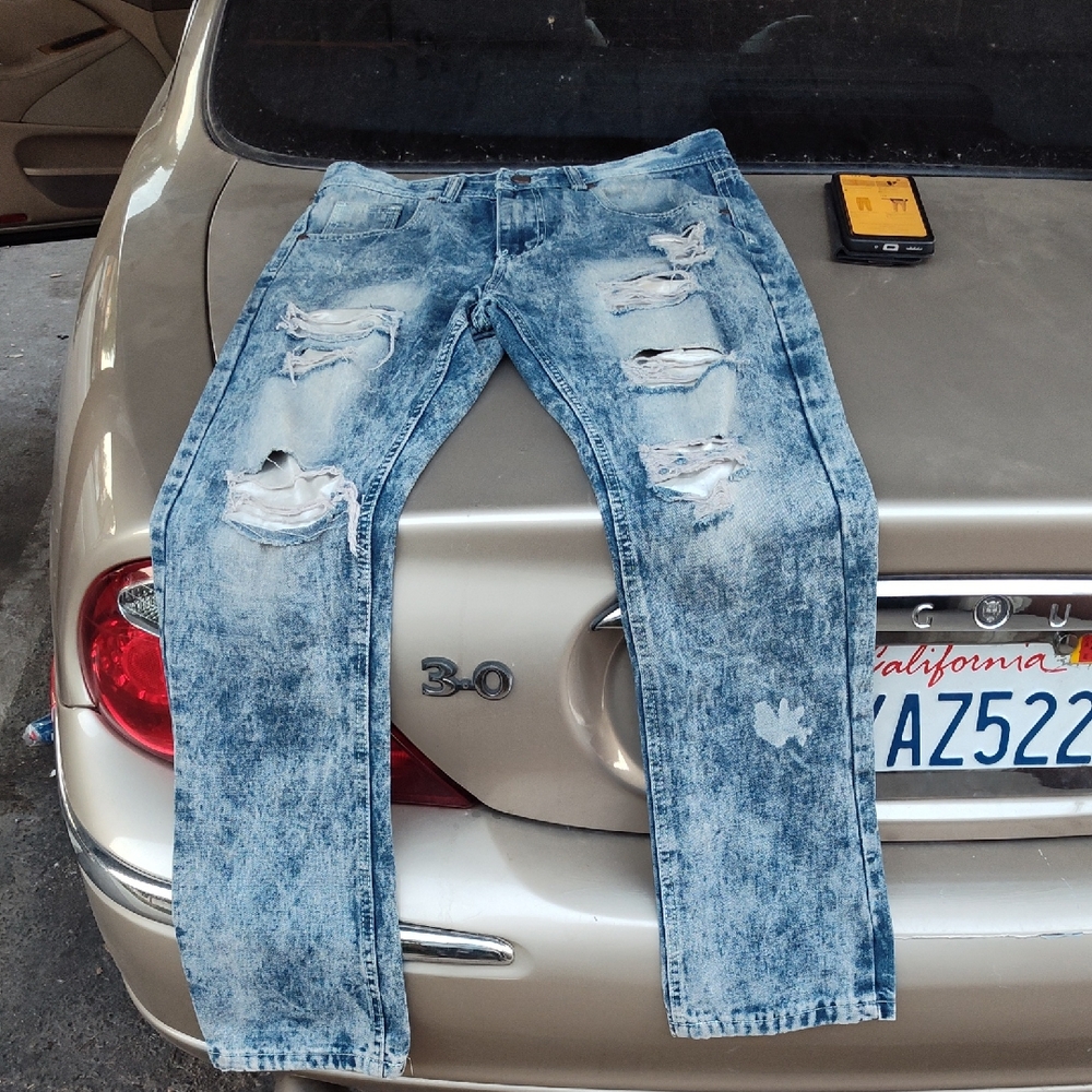 TRUE ROCK Light Blue Distressed Jeans